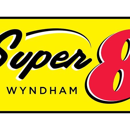 Super 8 By Wyndham City Of Мур Екстериор снимка