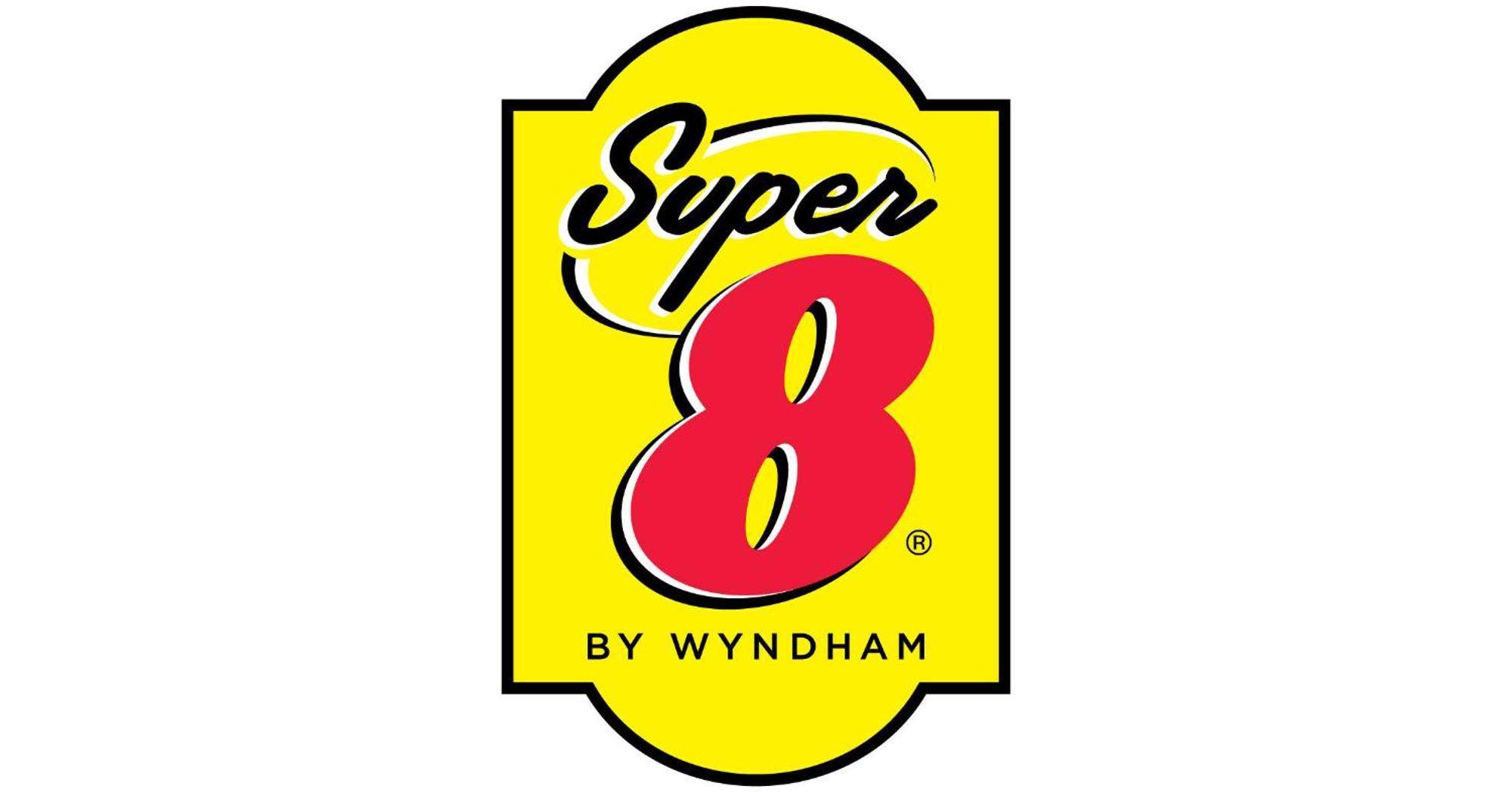 Super 8 By Wyndham City Of Мур Екстериор снимка