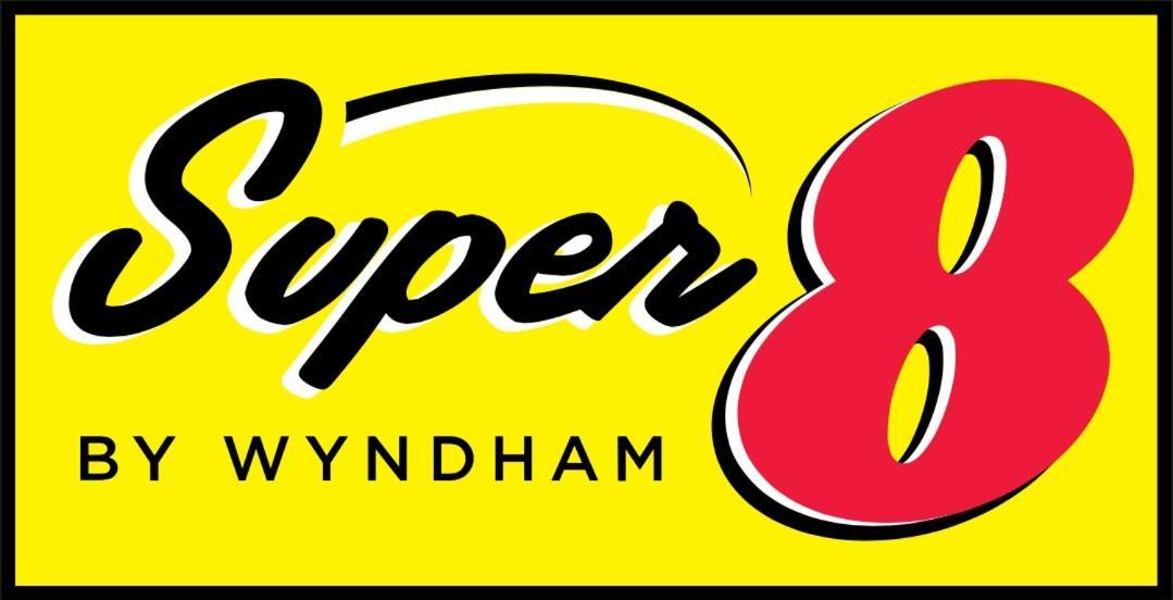 Super 8 By Wyndham City Of Мур Екстериор снимка